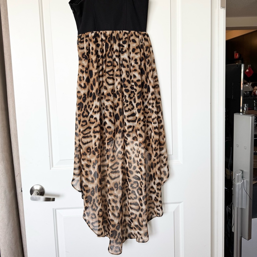 High-Low Leopard Print Dress - Picture 3 of 8